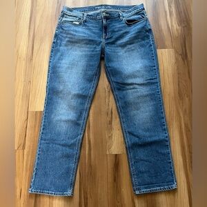 Old Navy WOW Boyfriend Jeans Mid-Rise Petite Size 14
